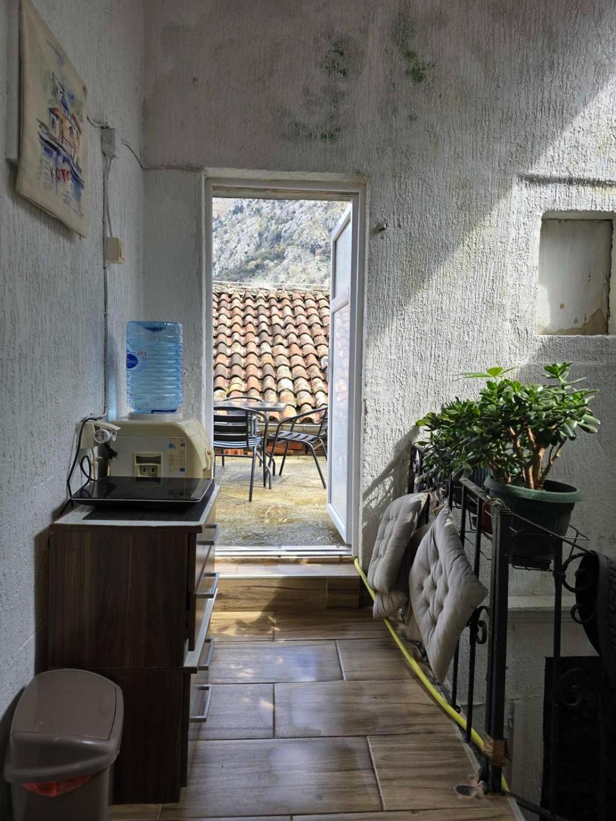 Nada'S Room With Terrace Kotor Buitenkant foto
